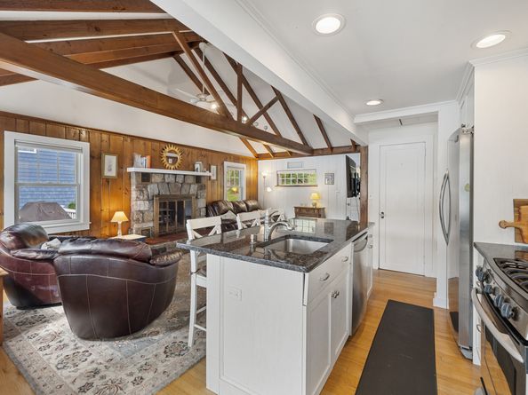 36 Waterview Drive, Danbury CT 06811