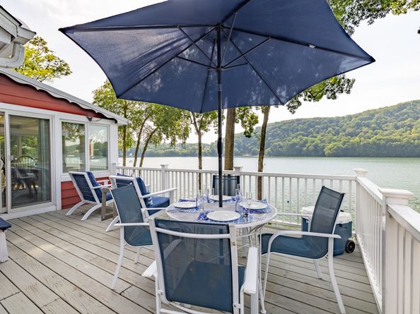 36 Waterview Drive, Danbury CT 06811