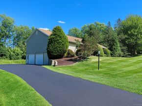 7 Carriage Lane, New Fairfield CT 06812