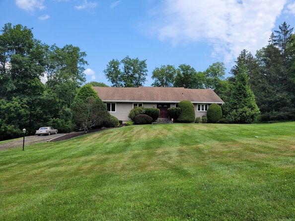 7 Carriage Lane, New Fairfield CT 06812