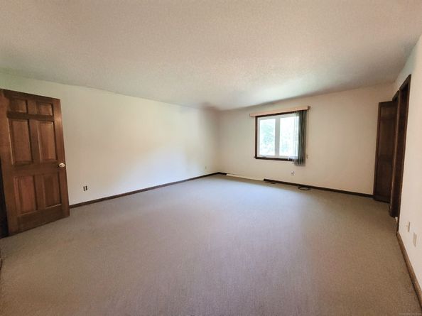 7 Carriage Lane, New Fairfield CT 06812