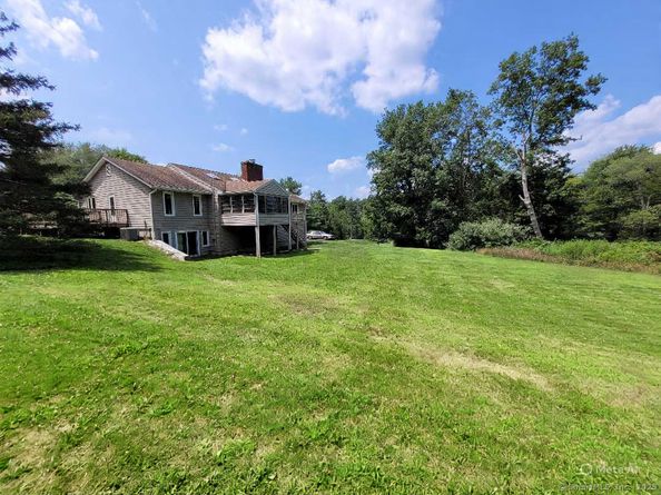 7 Carriage Lane, New Fairfield CT 06812
