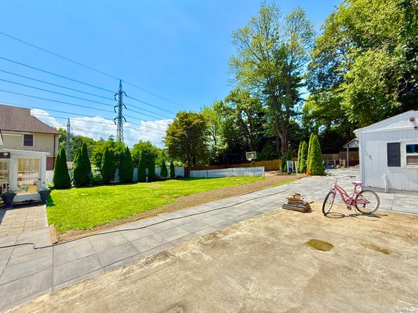 3 Turnabout Lane, Darien CT 06820