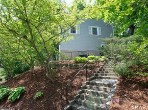 32 E Hills Drive 32, New Canaan CT 06840