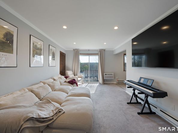 201 Highview Avenue F2, Stamford CT 06907