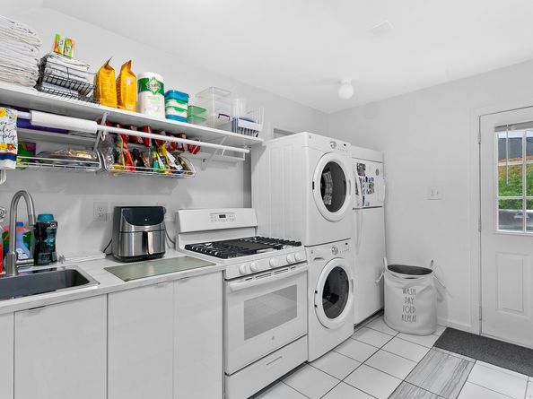 37 Kent Lane, Trumbull CT 06611