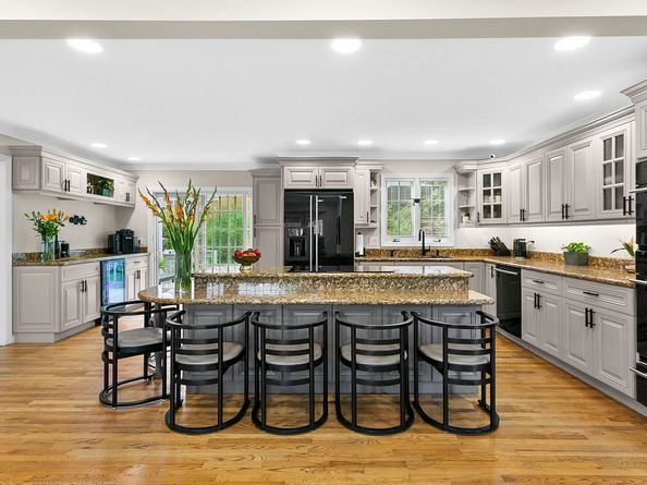 37 Kent Lane, Trumbull CT 06611