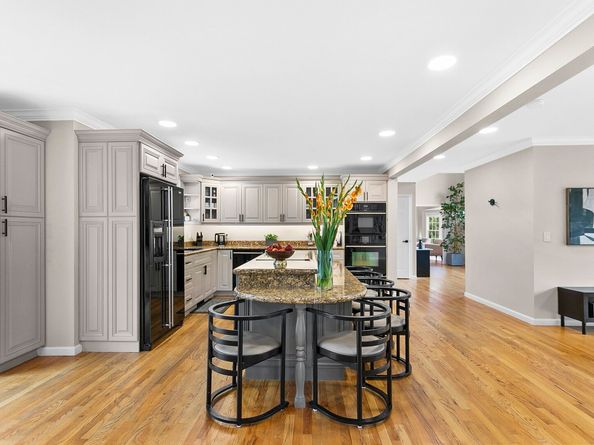 37 Kent Lane, Trumbull CT 06611