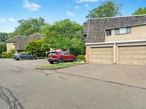 34 Ledgebrook Drive 34, Norwalk CT 06854