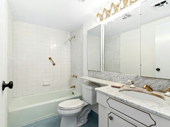 34 Ledgebrook Drive 34, Norwalk CT 06854