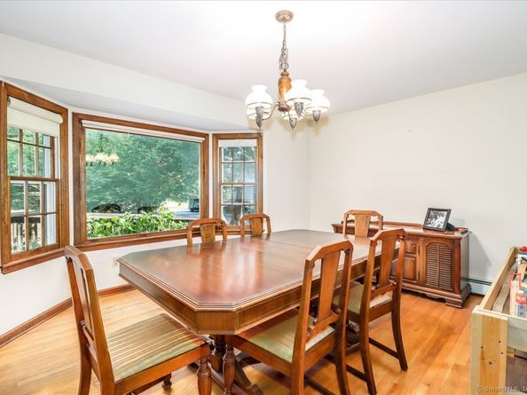 18 Skating Pond Road, Trumbull CT 06611