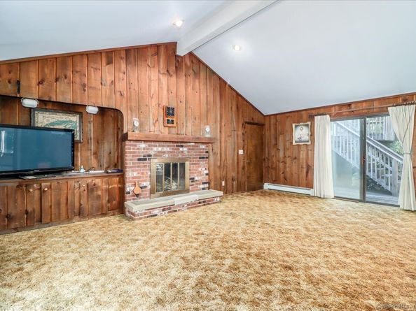 18 Skating Pond Road, Trumbull CT 06611