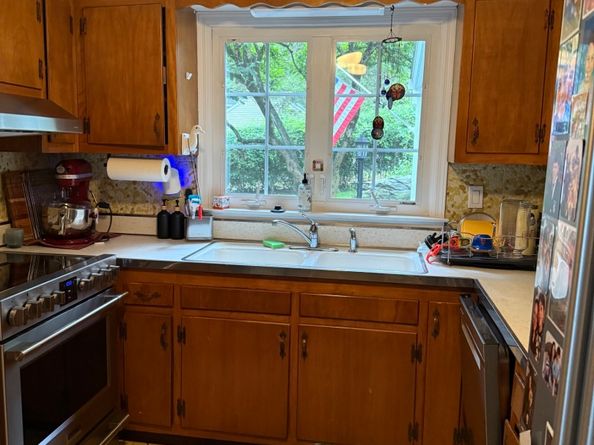 160 Wire Mill Road, Stamford CT 06903