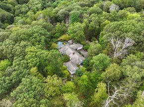 592 Laurel Road, New Canaan CT 06840