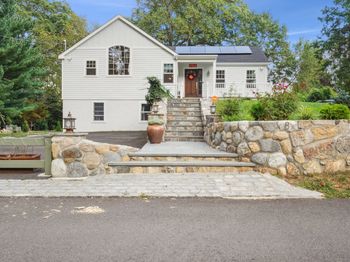 8 Ledge Road