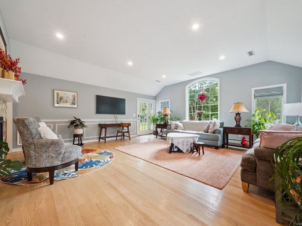 8 Ledge Road, Norwalk CT 06853