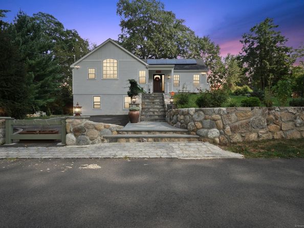 8 Ledge Road, Norwalk CT 06853