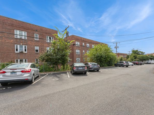 84 Strawberry Hill Avenue 1, Stamford CT 06902