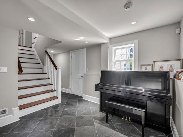 216 White Oak Shade Road, New Canaan CT 06840