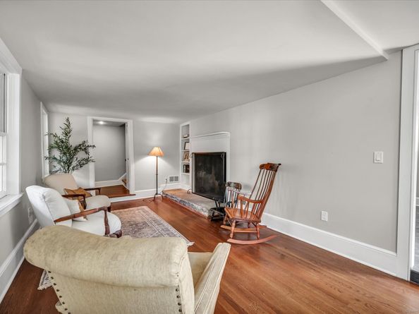 216 White Oak Shade Road, New Canaan CT 06840