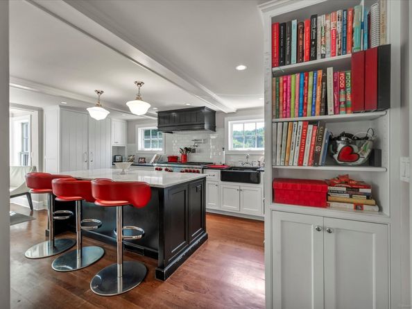 216 White Oak Shade Road, New Canaan CT 06840