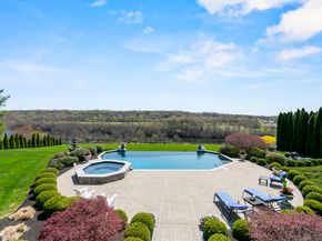 22 Nature Lane, Shelton CT 06484