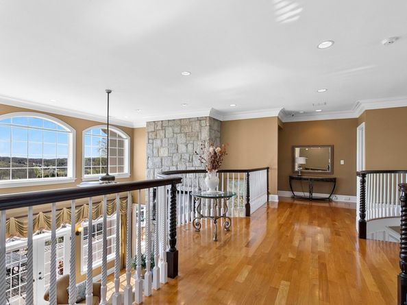 22 Nature Lane, Shelton CT 06484