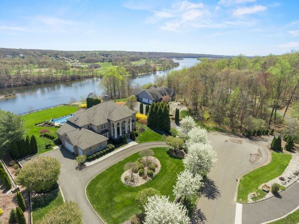 22 Nature Lane, Shelton CT 06484
