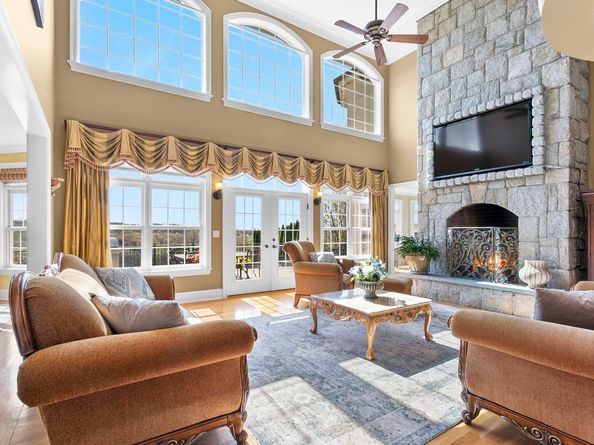 22 Nature Lane, Shelton CT 06484