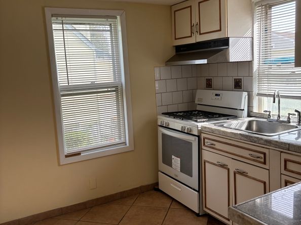15 Harding Avenue, Stratford CT 06615