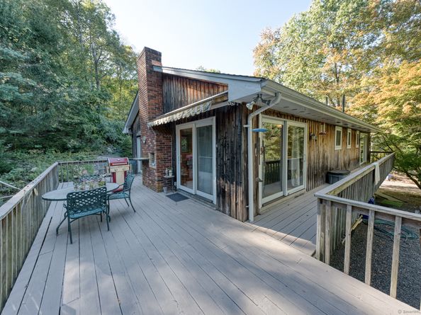 20 Lower Lake Road, Danbury CT 06811