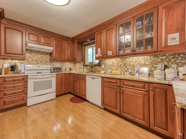 20 Lower Lake Road, Danbury CT 06811