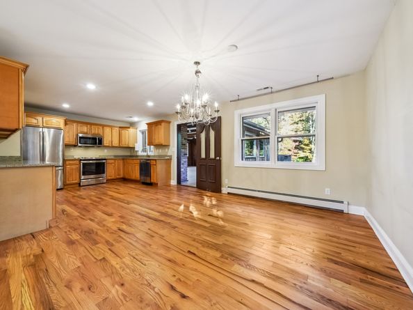 32 Thistle Road, Norwalk CT 06851