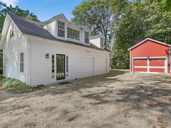 944 Pequot Avenue, Fairfield CT 06890