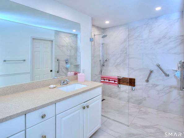 160 Glengarry Road 160, Fairfield CT 06825