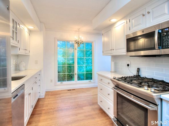 160 Glengarry Road 160, Fairfield CT 06825