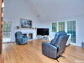 160 Glengarry Road 160, Fairfield CT 06825