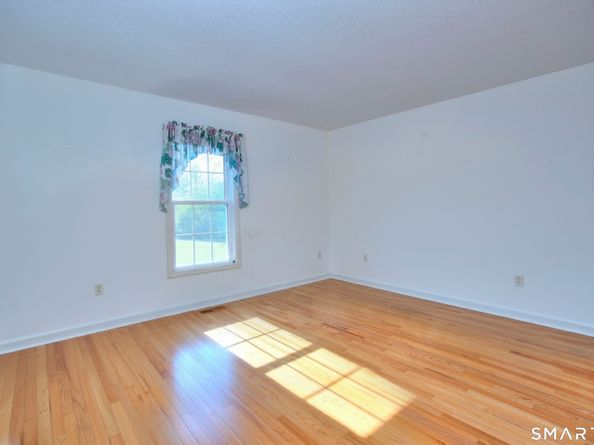 160 Glengarry Road 160, Fairfield CT 06825