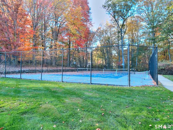 160 Glengarry Road 160, Fairfield CT 06825