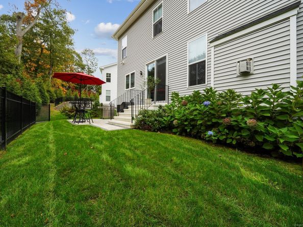 33 Enclave Drive 33, Trumbull CT 06611