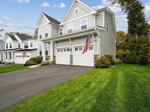 33 Enclave Drive 33, Trumbull CT 06611