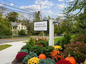 33 Enclave Drive 33, Trumbull CT 06611