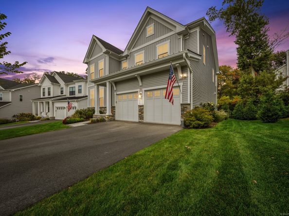 33 Enclave Drive 33, Trumbull CT 06611