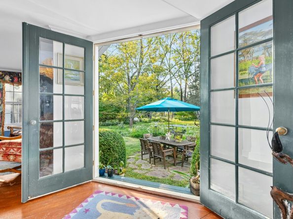 561 Middlesex Road, Darien CT 06820