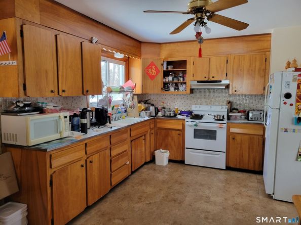 18 Pert Street, Trumbull CT 06611