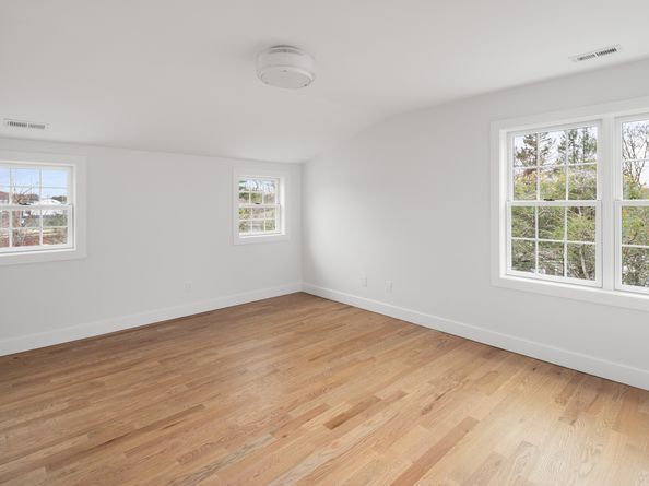 12 Walnut Ridge Court, Stamford CT 06905