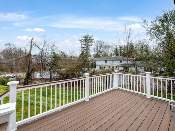 12 Walnut Ridge Court, Stamford CT 06905