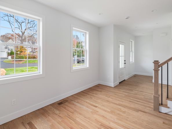 12 Walnut Ridge Court, Stamford CT 06905