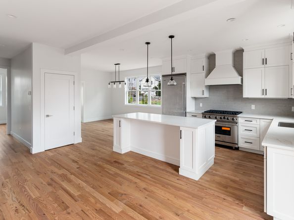 12 Walnut Ridge Court, Stamford CT 06905