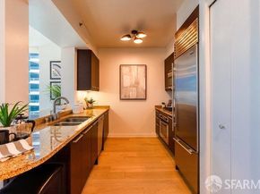 425 1st Street 2607, San Francisco CA 94105